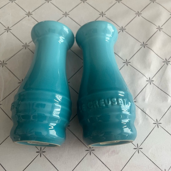 Le Creuset Aqua Salt and Pepper Set - Picture 2 of 3